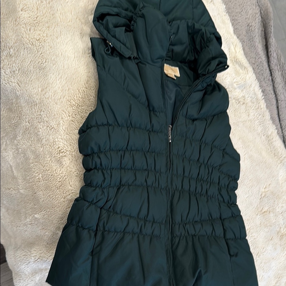 NWOT, michael kors Women's Green Puffer Vest - Picture 2 of 9